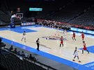 Momentka z pípravného duelu na NBA ped prázdnými tribunami mezi Oklahoma City...