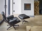 Designová ikona, keslo manel Eamesových Lounge Chair, navrené ped více ne...