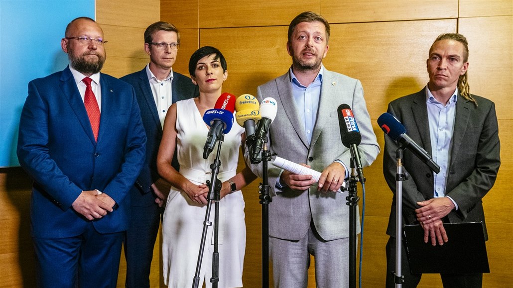 Předsedové opozičních stran na tiskové konferenci. (28. července 2020)
