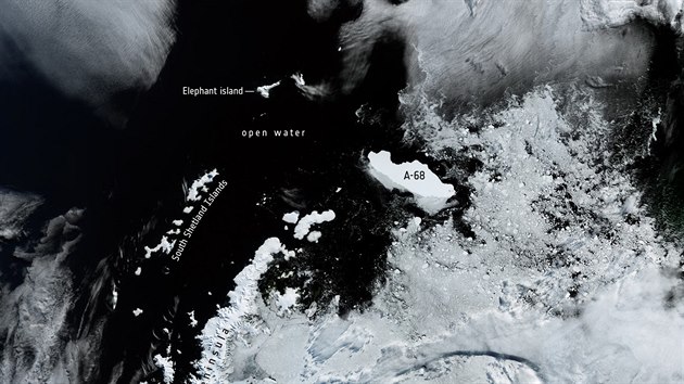 Ob ledova kra nazvana A-68 se pomalu posouv k ostrovu Jin Georgie v jinm Atlantskm ocenu. (10. prosince 2020)