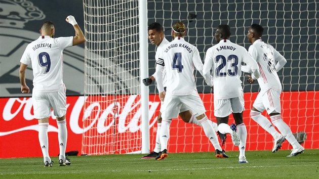 Fotbalist Realu Madrid slav gl v zpase proti Atlticu Madrid.