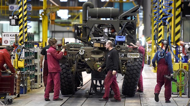 Montn linka v automobilce Tatra Trucks v Kopivnici. (prosinec 2015)
