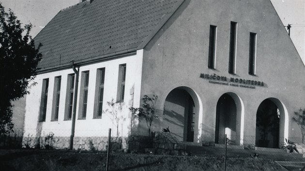 Milovu kapli postavil architekt Bohumil Bare v nelehk dob 50. let 20. stolet. Snmek je z roku 1952.