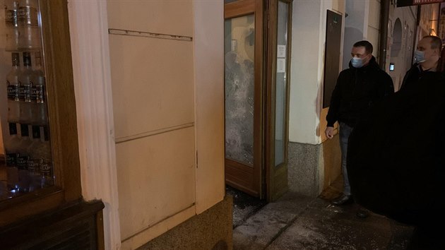 Policisté museli v pátek večer zasahovat v Grey Space baru v centru Českých Budějovic.