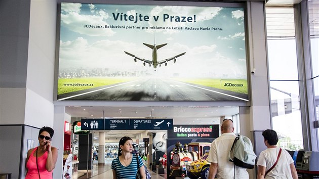 Reklamu si u JCDecaux objednává i Letit Praha.
