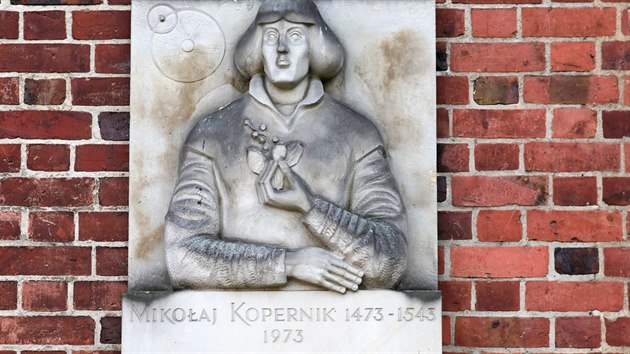 Upomínková deska Mikuláše Koperníka na hradě Malbork v Polsku