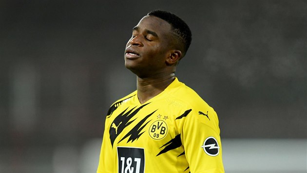 Youssoufa Moukoko z Dortmundu zklaman bhem zpasu s Unionem Berln.