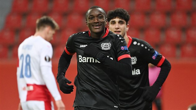 Moussa Diaby z Leverkusenu slav gl proti Slavii.