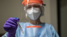 Antigenní testování na koronavirus v nemocnici v pražském Motole. (16. prosince...