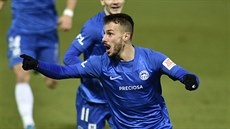 Liberecký Jakub Hromada slaví úvodní gól do sít Mladé Boleslavi.