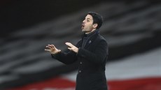 Trenér Arsenalu Mikel Arteta se sna�í motivovat své sv��ence v utkání s Burnley.