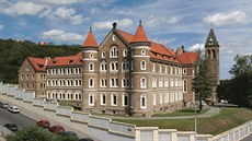 Benediktinky v Praze vystavly skryt klenot. Cihlov klter ek rekonstrukce