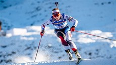 Lucie Charvátová na trati druhého sprintu v rakouském Hochfilzenu.