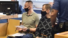 Miroslaw Bronislaw Mroviec (vlevo) podle ob�aloby marihuanu obstarával nejspí�...