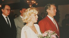 Jií Krampol a Hana Kalistová se vzali 19. února 1993 v Kladn. Za svdka jim...