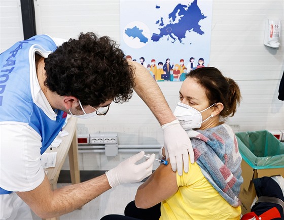 V Itálii začalo očkování proti koronaviru. (27. prosince 2020)