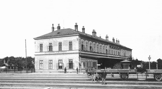 Takto původně vypadala železniční stanice v někdejším Německém Brodě. Už v roce...