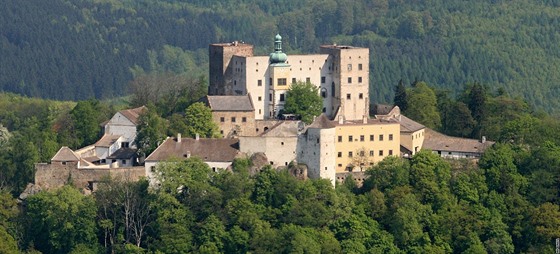 Jedním z oblíbených turistických cíl je i hrad Buchlov.