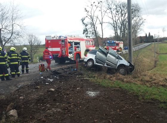 U obce Lupenice na Rychnovsku dnes po poledni narazil �estasedmdesátiletý �idi�...