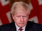 Britský premiér Boris Johnson bhem tiskové konference (19. prosince 2020)