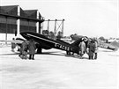 MacRobertsonv letecký závod vyhrál speciální závodní stroj de Havilland DH.88...