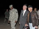 Americký generál Lloyd Austin, velvyslanec v Iráku James Jeffrey a nkdejí...