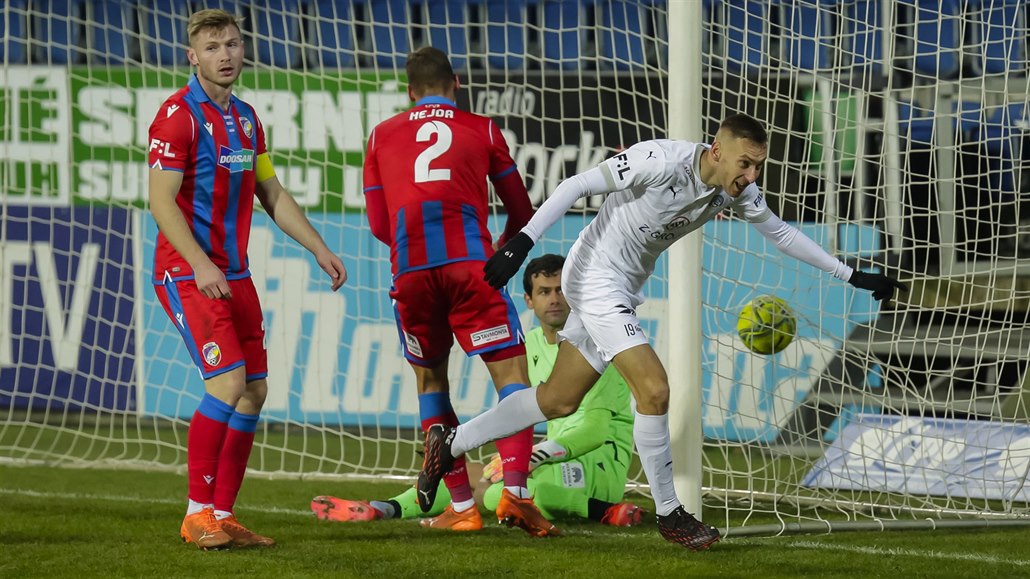 Slovácko - Plzeň 4:0, hosté v rozkladu, na debaklu se ...