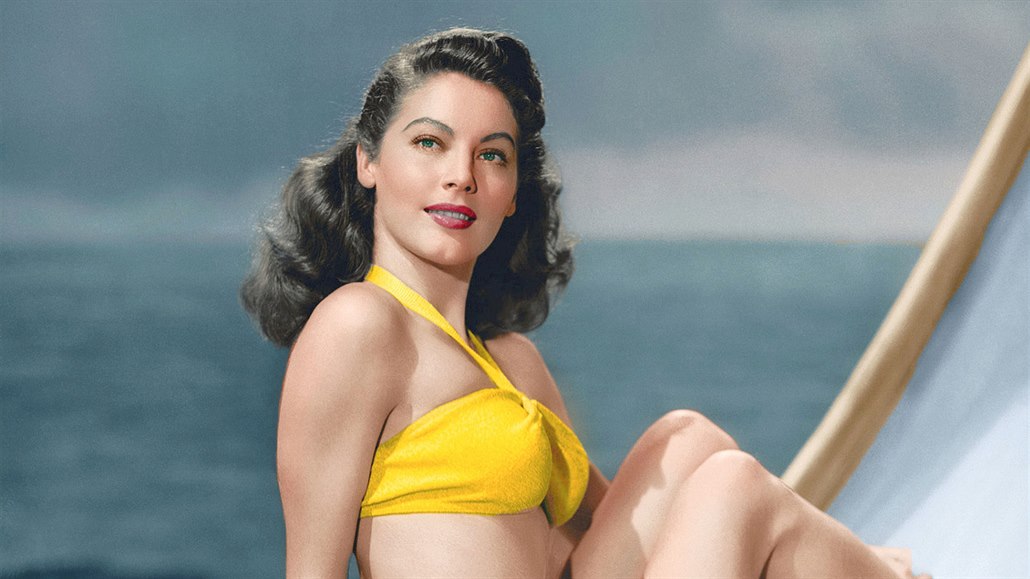 Hollywoodská krasavice Ava Gardner pila na svt 24. prosince 1922.