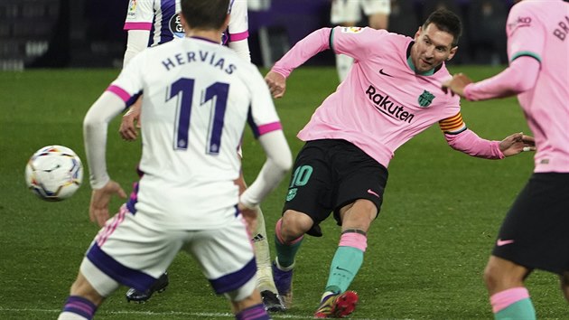 Lionel Messi z Barcelony stl gl v utkn panlsk ligy proti Valladolidu.