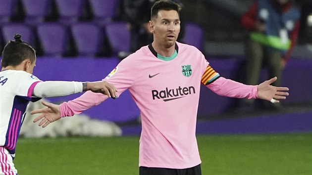 Lionel Messi v akci bhem utkn panlsk ligy mezi Barcelonou a Valladolidem.