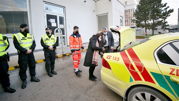 Do Fakultn nemocnice Brno dorazily prvn dvky vakcny na koronavirus. (26. prosince 2020)