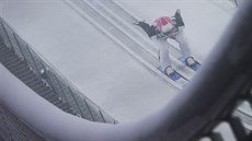 Viktor Polá�ek na m�stku v Oberstdorfu.