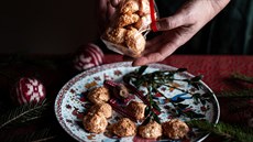 Kokosky podle receptu Petry Burianové mají krustu  karamelové barvy, vevnit...