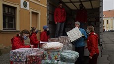 Vánoční zásilka pro děti na Ukrajině váží 1,2 tuny  a obsahuje nejčastěji...