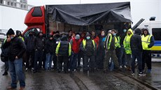 Doprava mezi Británii a Francií je od rána obnovená, ov�em pouze s negativním...