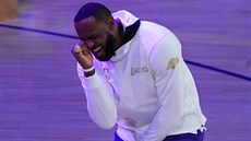 LeBron James z LA Lakers se tulí k prstenu pro šampiony NBA 2020.