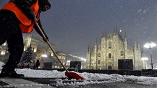 Italský Milán zasypal sníh. Napadlo až 15 centimetrů