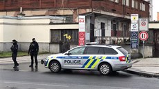 Praská policie zasahovala u obchodu Alza.cz v Holeovicích, kde nkdo nahlásil...