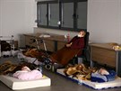 Lidé v Petrinji spí v náhradním ubytování poté, co je zemtesení pipravilo o...