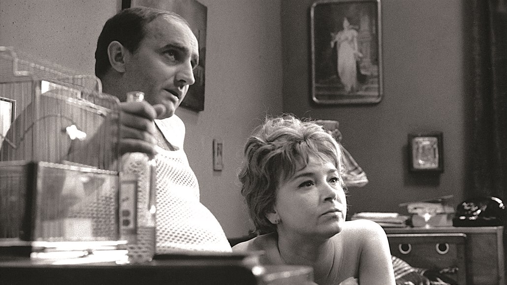 Josef Somr a Jana Dít�tová ve filmové podob� románu Milana Kundery �ert. Podle...