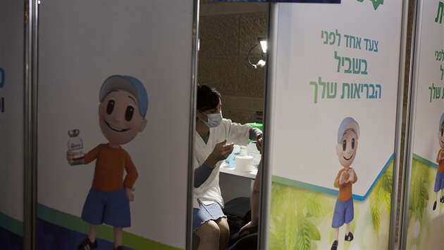 V Izraeli pokrauj v okovn proti koronaviru. (30. prosince 2020)