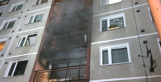 V Děčíně hořel byt v panelovém domě. (8. ledna 2021)