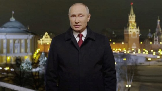 Ruský prezident Putin bhem novoroního projevu tak, jak má být. (1. ledna 2021)