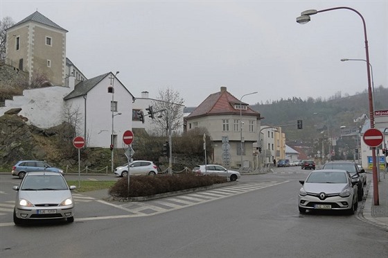 V kruhový objezd má být přebudována i světelná křižovatka ulic Vrchovecká,...