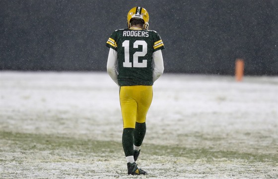 Aaron Rodgers z Green Bay Packers bhem utkání s Tennessee Titans