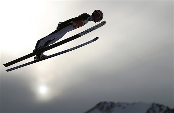 Skoky na lyích jsou tradiním olympijským sportem.