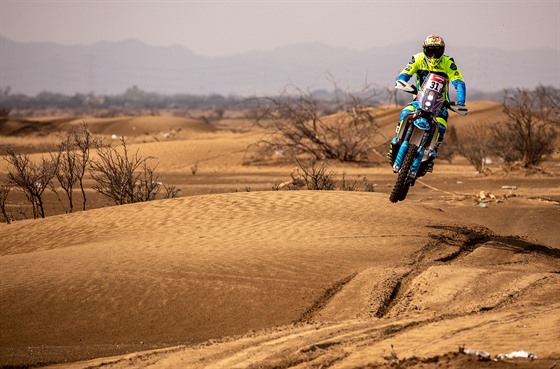 eský motocyklista Martin Michek ve druhé etap Rallye Dakar