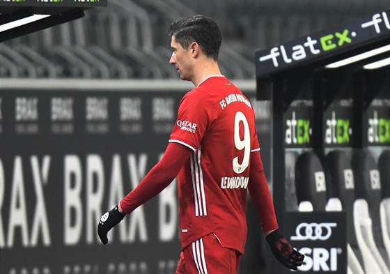 Robert Lewandowski zklamaný z poráky Bayernu Mnichov v zápase s...