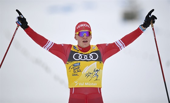 Alexandr Bolunov vyhrál stíhací závod ve 3. etap Tour de Ski.