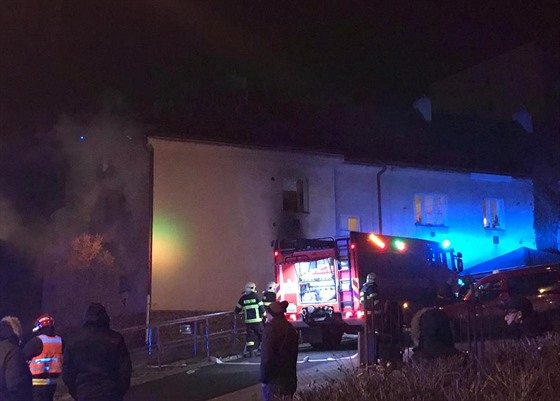 Při požáru v domově s pečovatelskou službou v Krupce zemřela žena (3. 1. 2020)